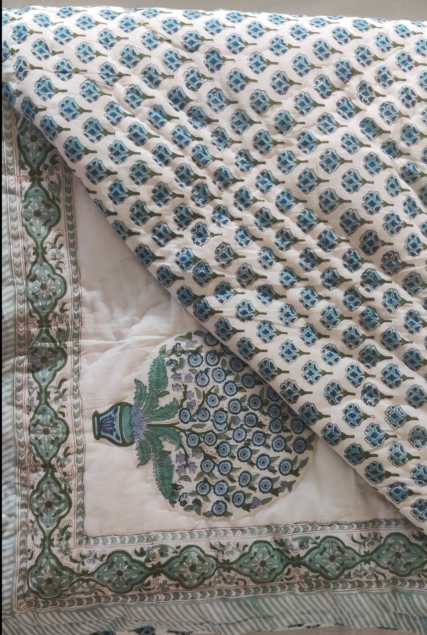 Handblockbedruckte Jaipuri Razai/ Steppdecke – Himmelblau