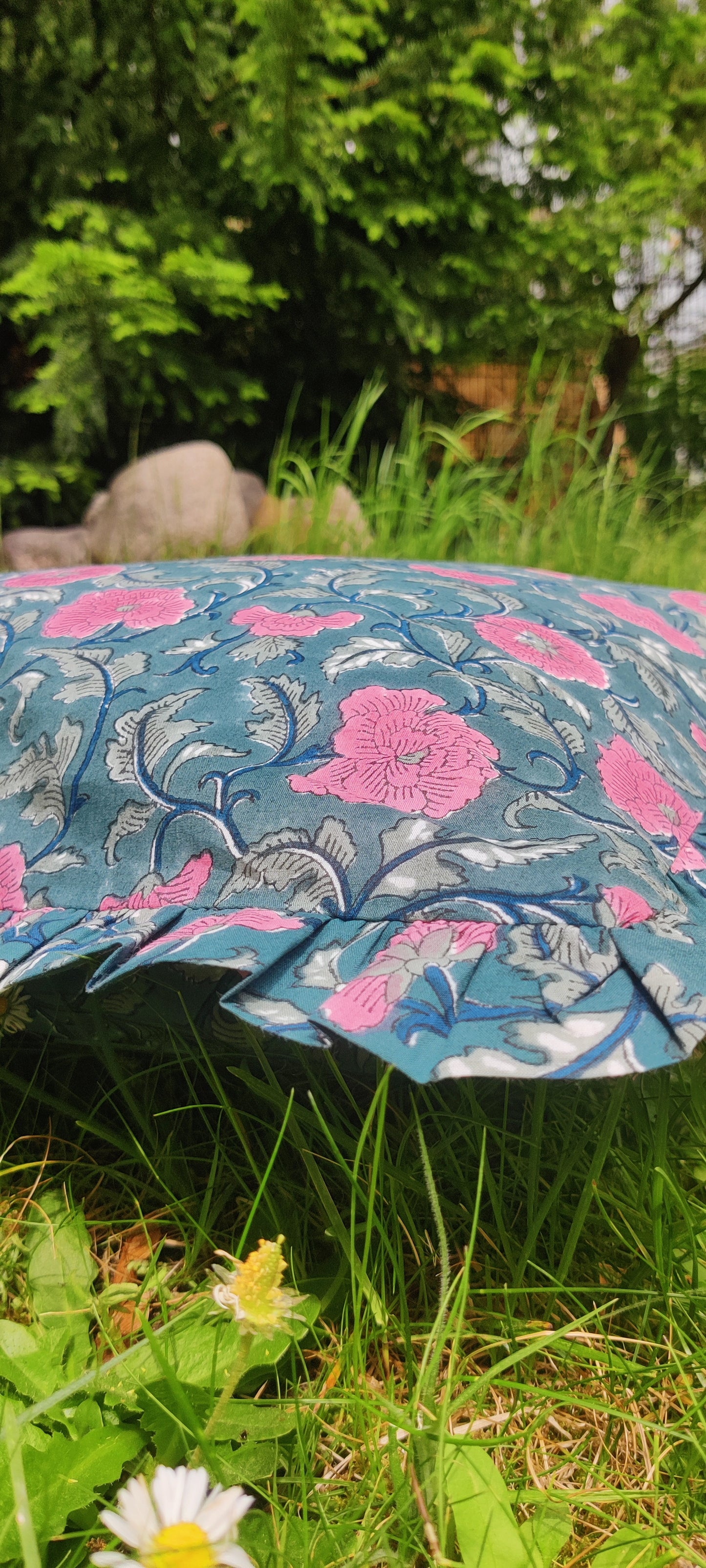 HAND BLOCK PRINTED FRILLED COTTON CUSHION COVER - GREEN AND PINK