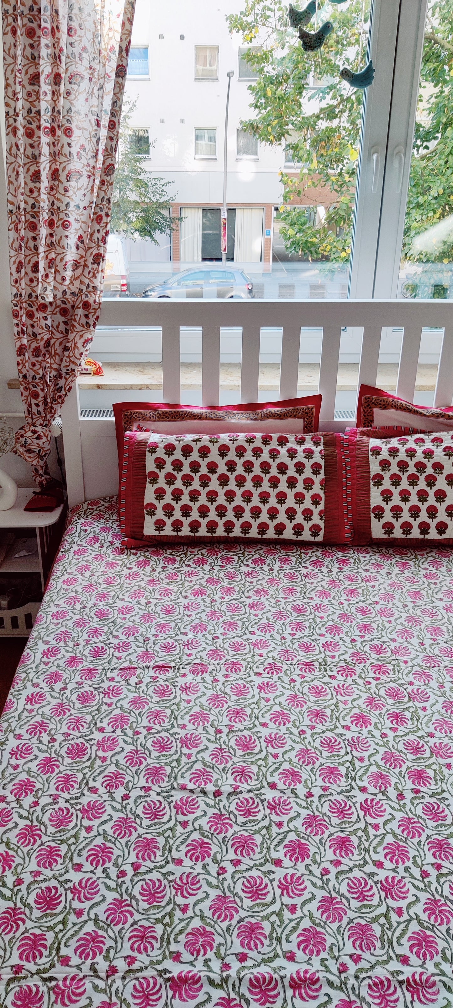 WHITE-PINK COTTON HAND BLOCK PRINT FLAT SHEET