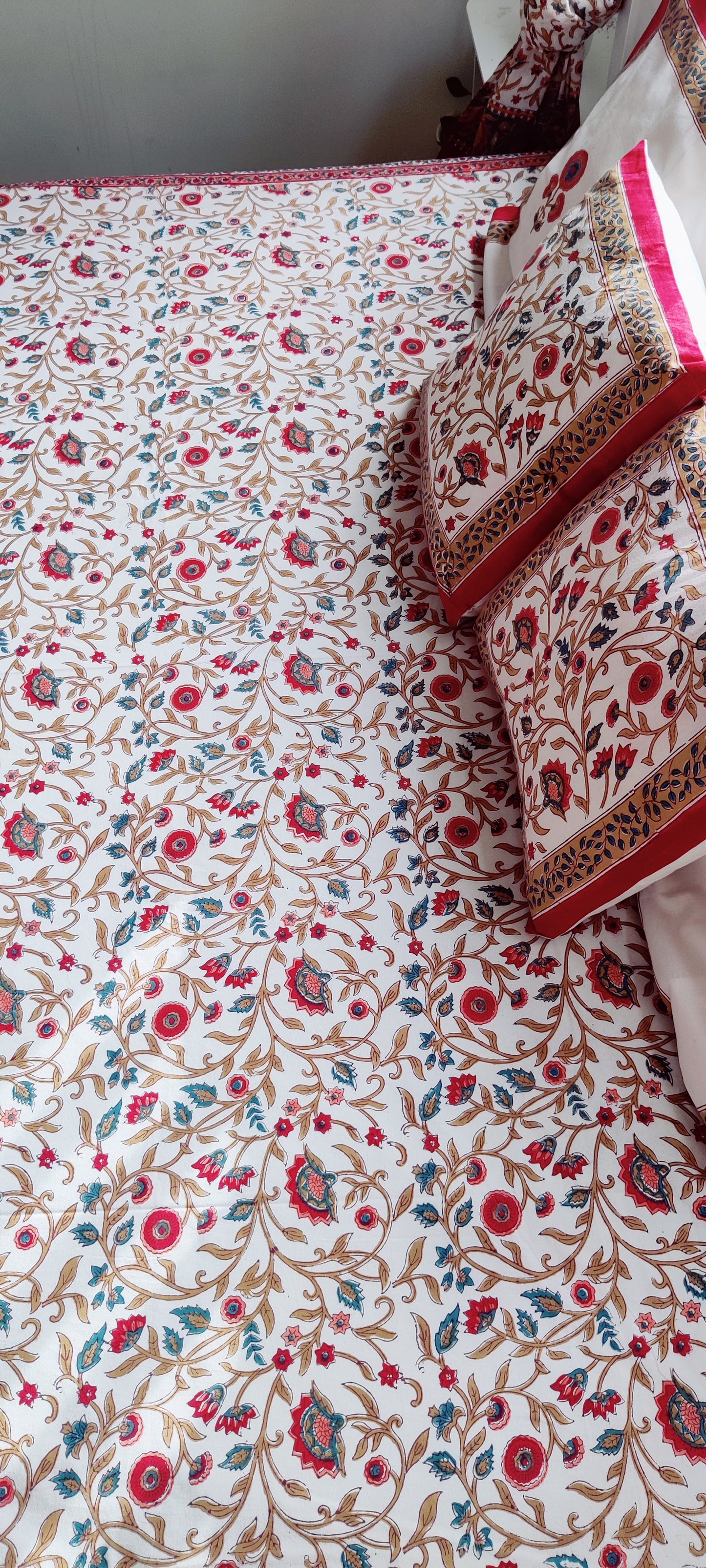 WHITE-RED COTTON HAND BLOCK PRINT FLAT SHEET