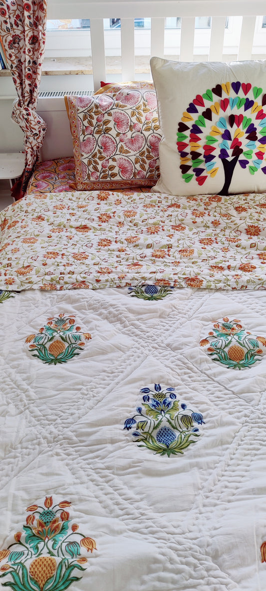 HAND BLOCK PRINTED JAIPURI RAZAI/ QUILT - FLORAL MEADOW