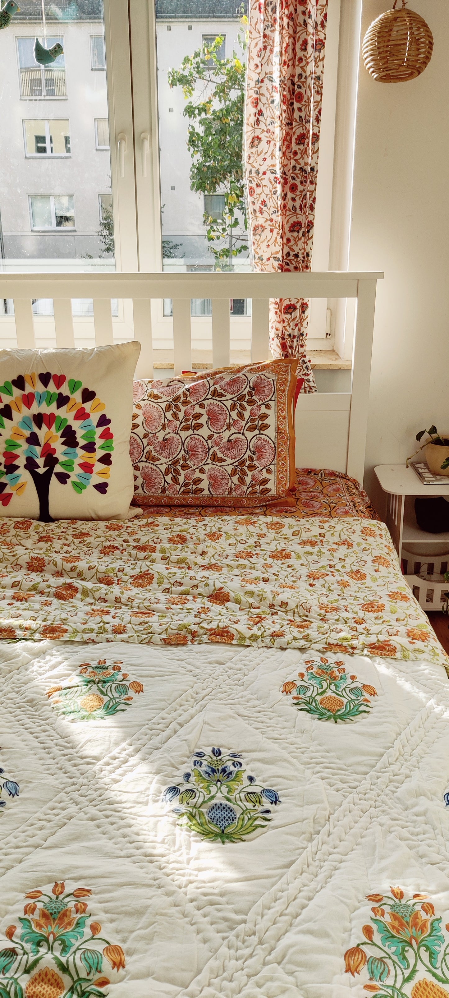 HAND BLOCK PRINTED JAIPURI RAZAI/ QUILT - FLORAL MEADOW