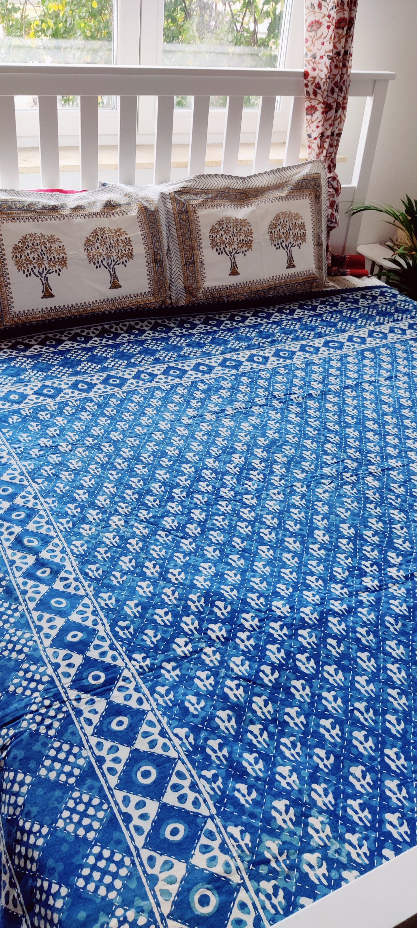 KANTHA-Überwurf mit Indigo-Handblockdruck