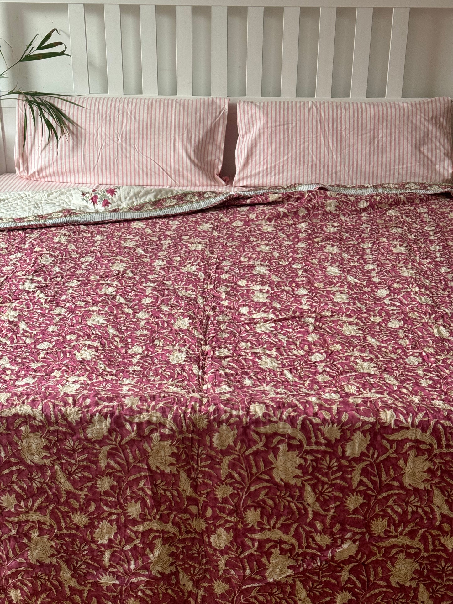 HAND BLOCK PRINT JAIPURI RAZAI/ QUILT - WHITE AND PINK MOTIF