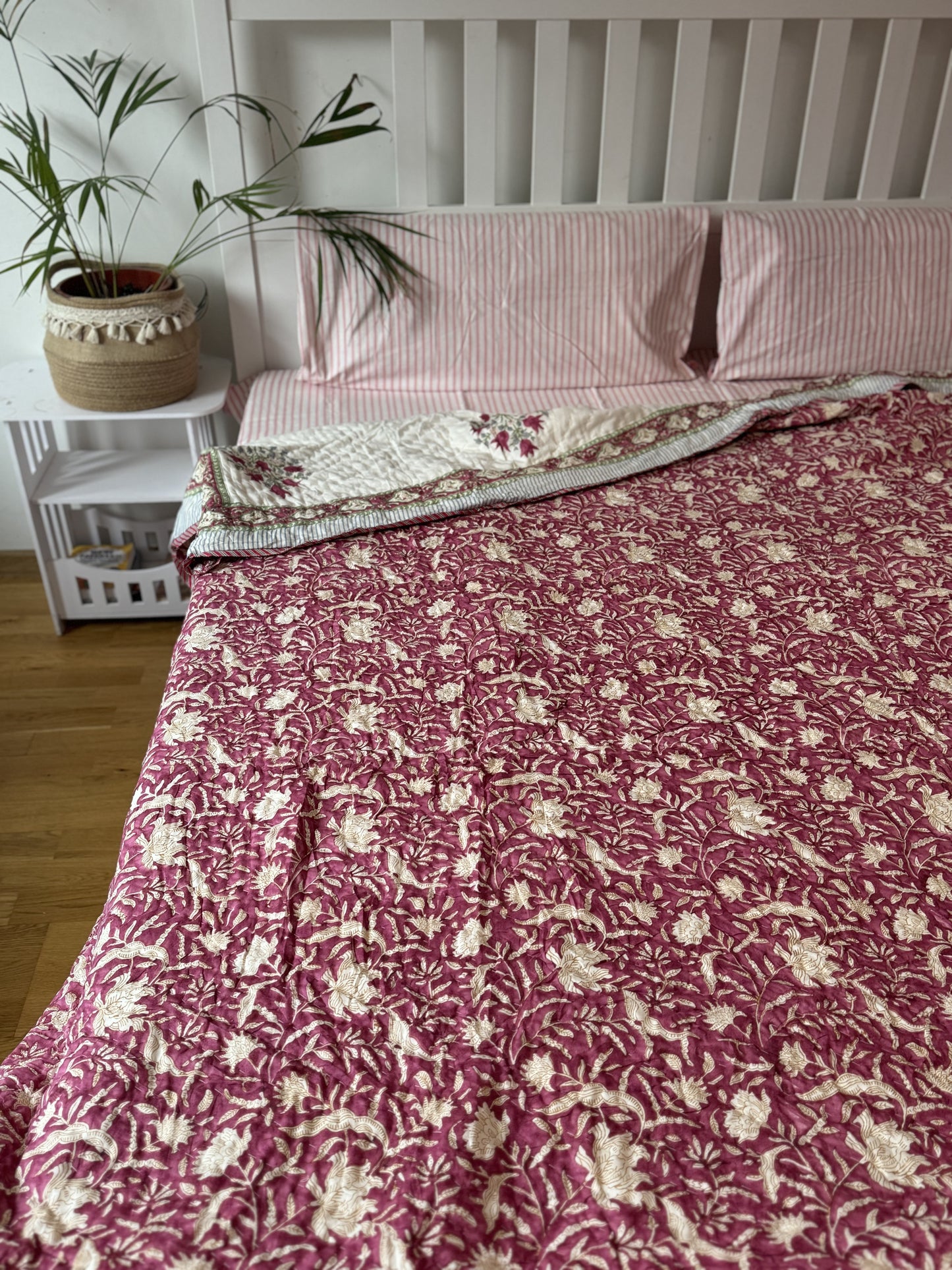 HAND BLOCK PRINT JAIPURI RAZAI/ QUILT - WHITE AND PINK MOTIF