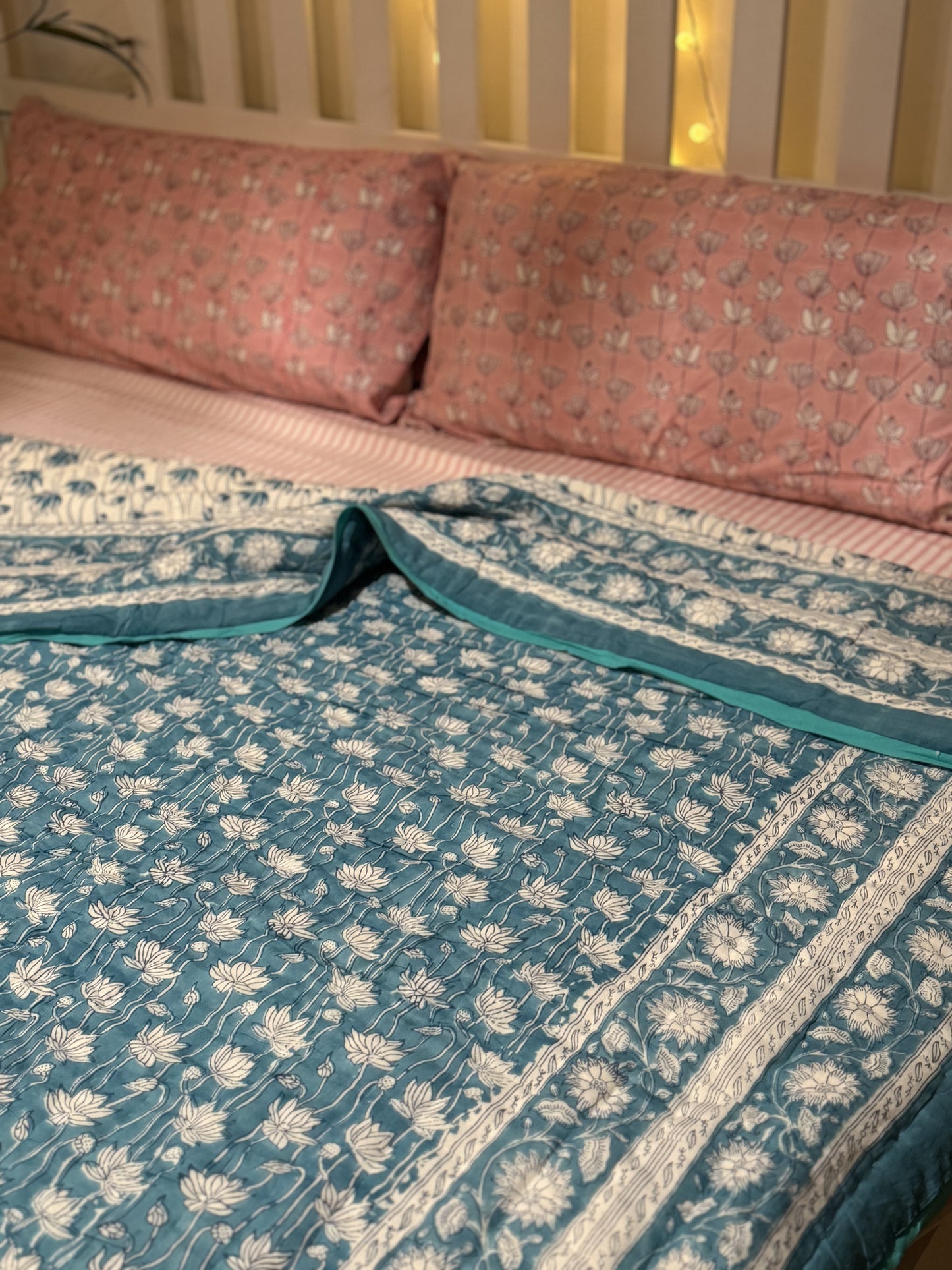 HAND BLOCK PRINT JAIPURI RAZAI/ QUILT - WHITE AND TURQUOISE LOTUS