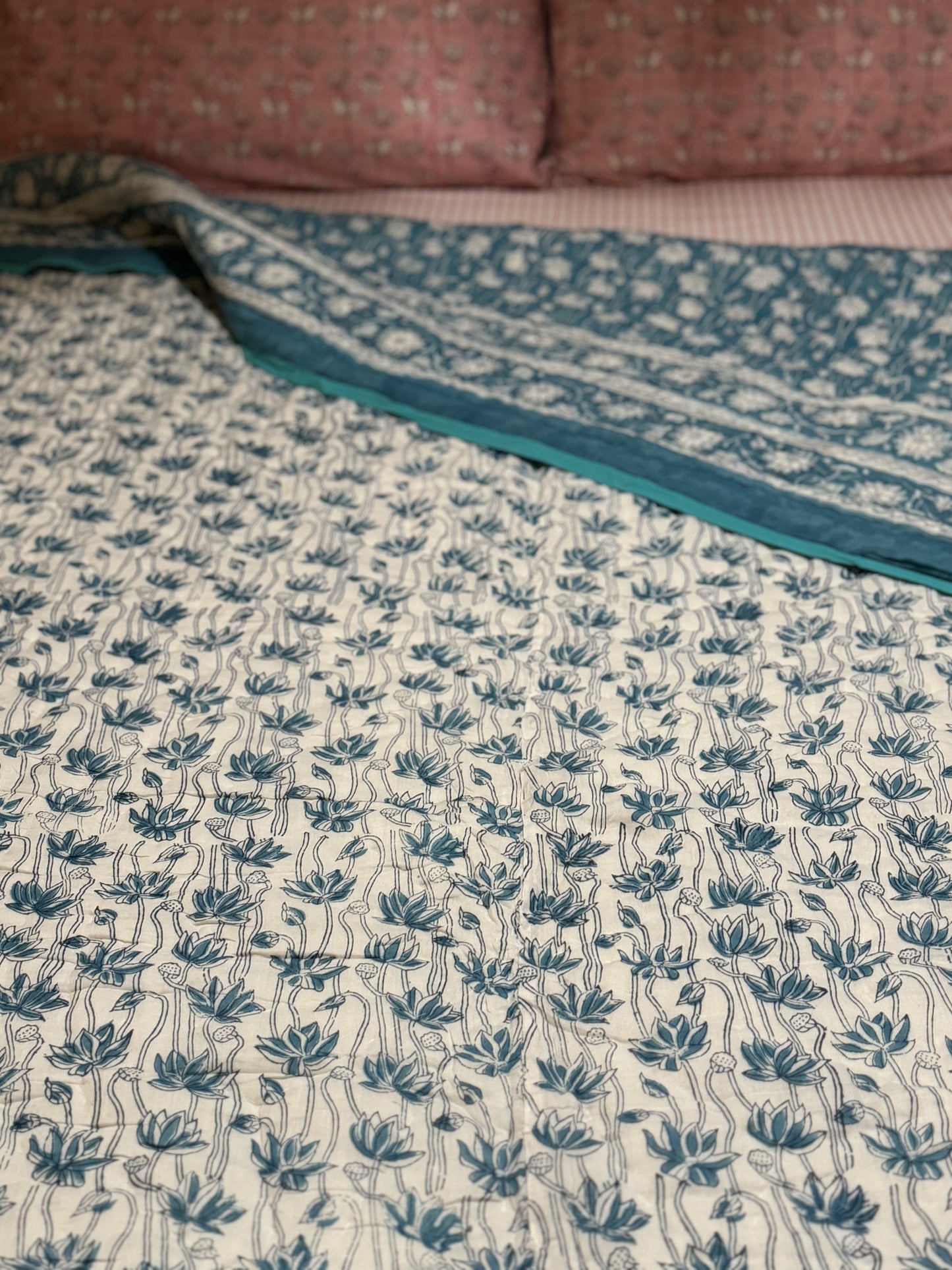 HAND BLOCK PRINT JAIPURI RAZAI/ QUILT - WHITE AND TURQUOISE LOTUS