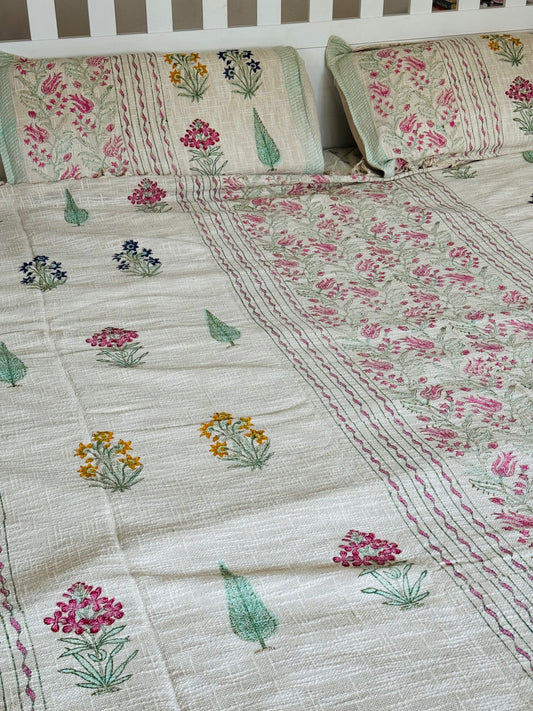 OFF WHITE BLOCK PRINTED WOVEN SLUB COTTON BEDCOVER