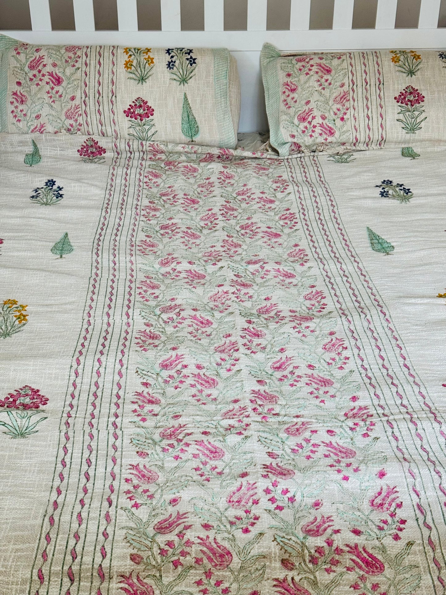 OFF WHITE BLOCK PRINTED WOVEN SLUB COTTON BEDCOVER