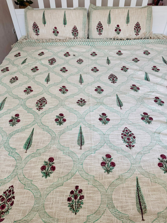 OFF WHITE BLOCK PRINTED WOVEN SLUB COTTON BEDCOVER