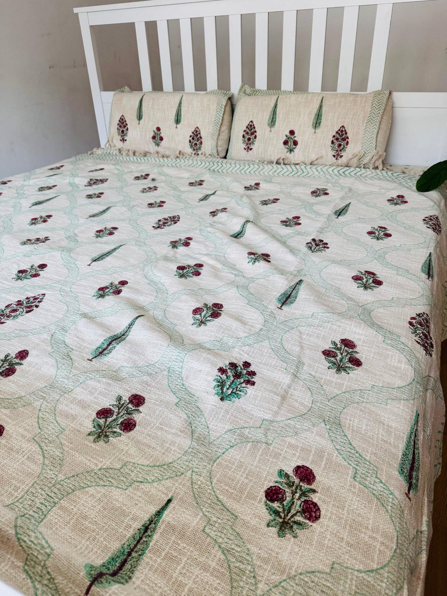 OFF WHITE BLOCK PRINTED WOVEN SLUB COTTON BEDCOVER