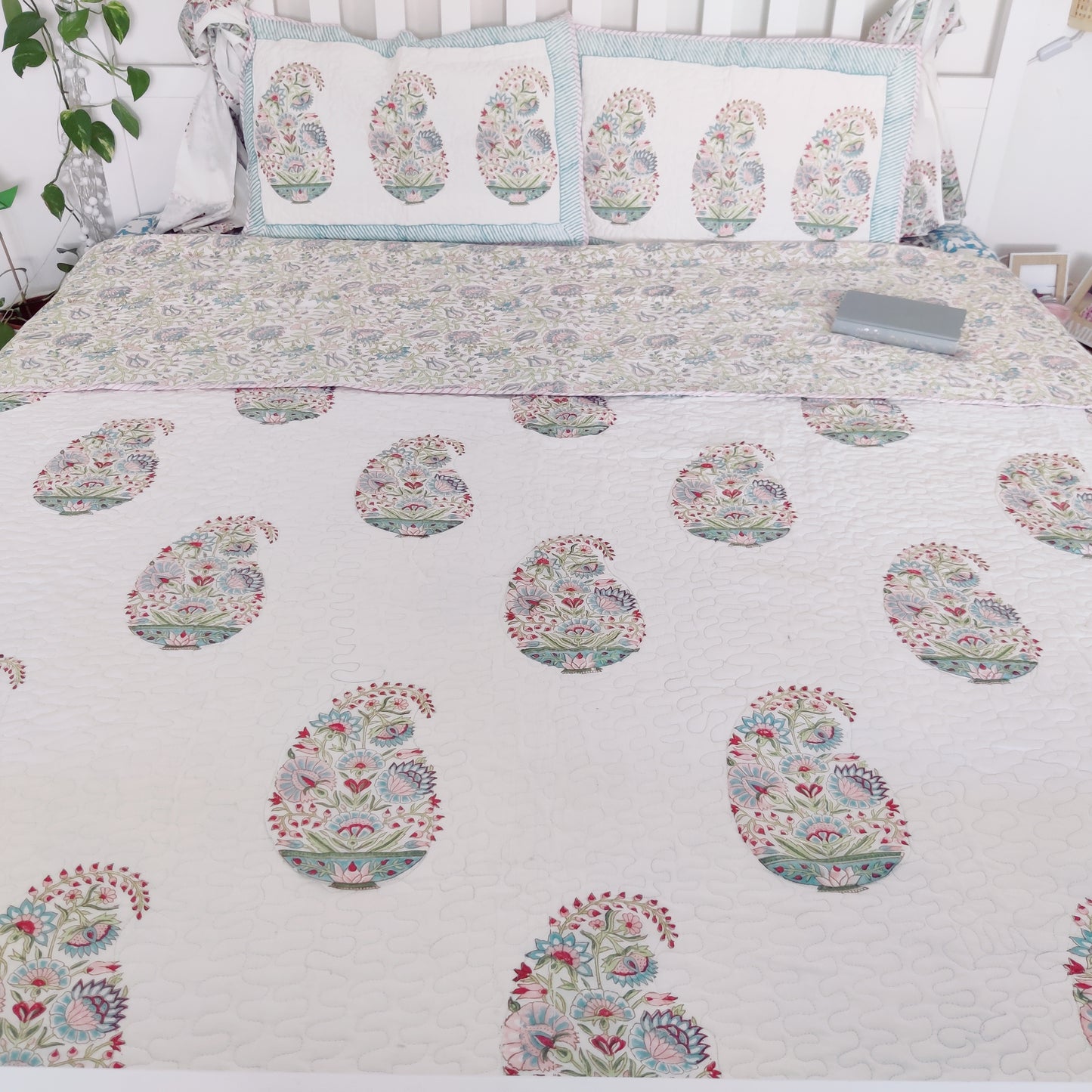 Paisley Love Bed cover